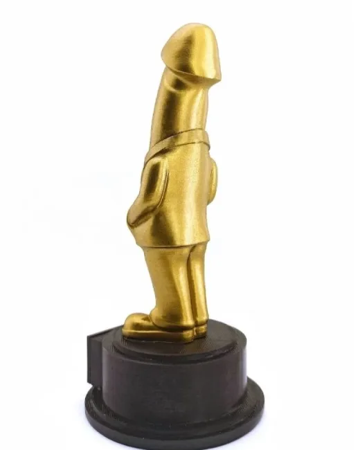 Dick Of The Year – Esprili Masaüstü Ödül Heykeli – Tasarım 02
