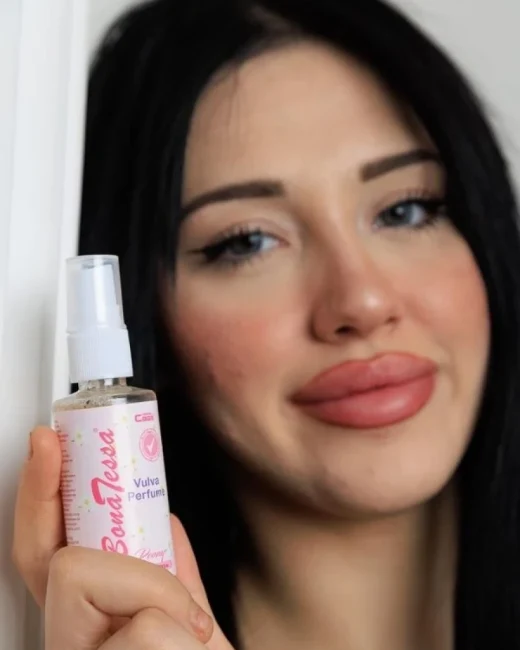 Peony Kadınlara özel, Alkolsüz, Dış Genital Bölge (Vulva) Parfümü alternatif görünüm